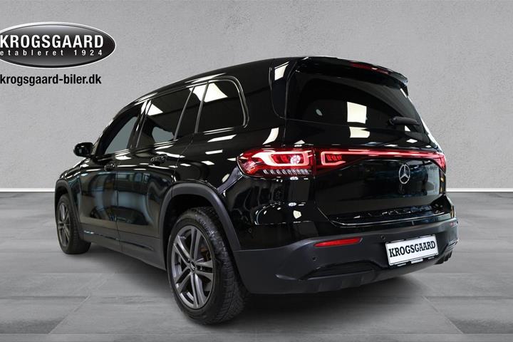 Sort Mercedes EQB250 fra 2023