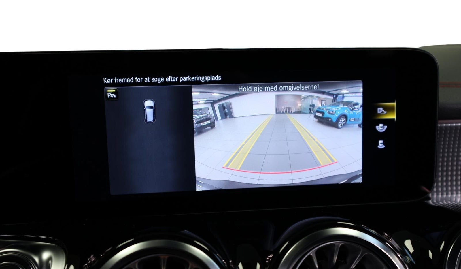 Sort Mercedes EQB250 fra 2023