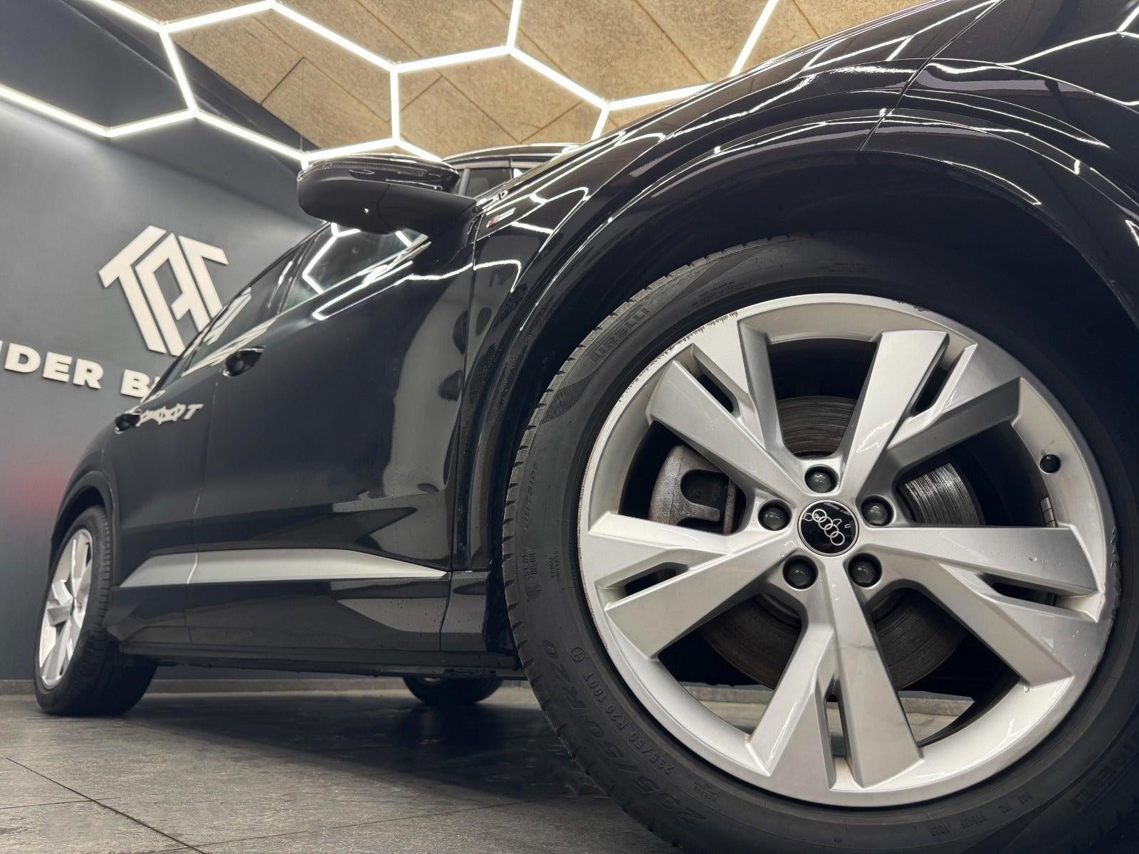 Sort Audi Q4 e-tron fra 2023