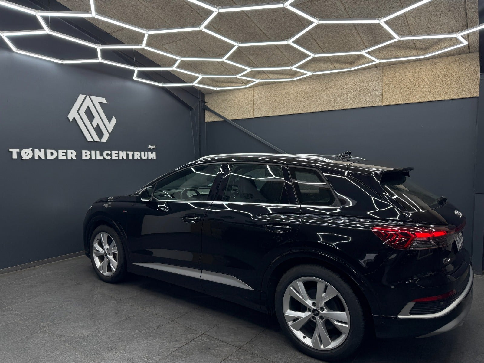 Sort Audi Q4 e-tron fra 2023