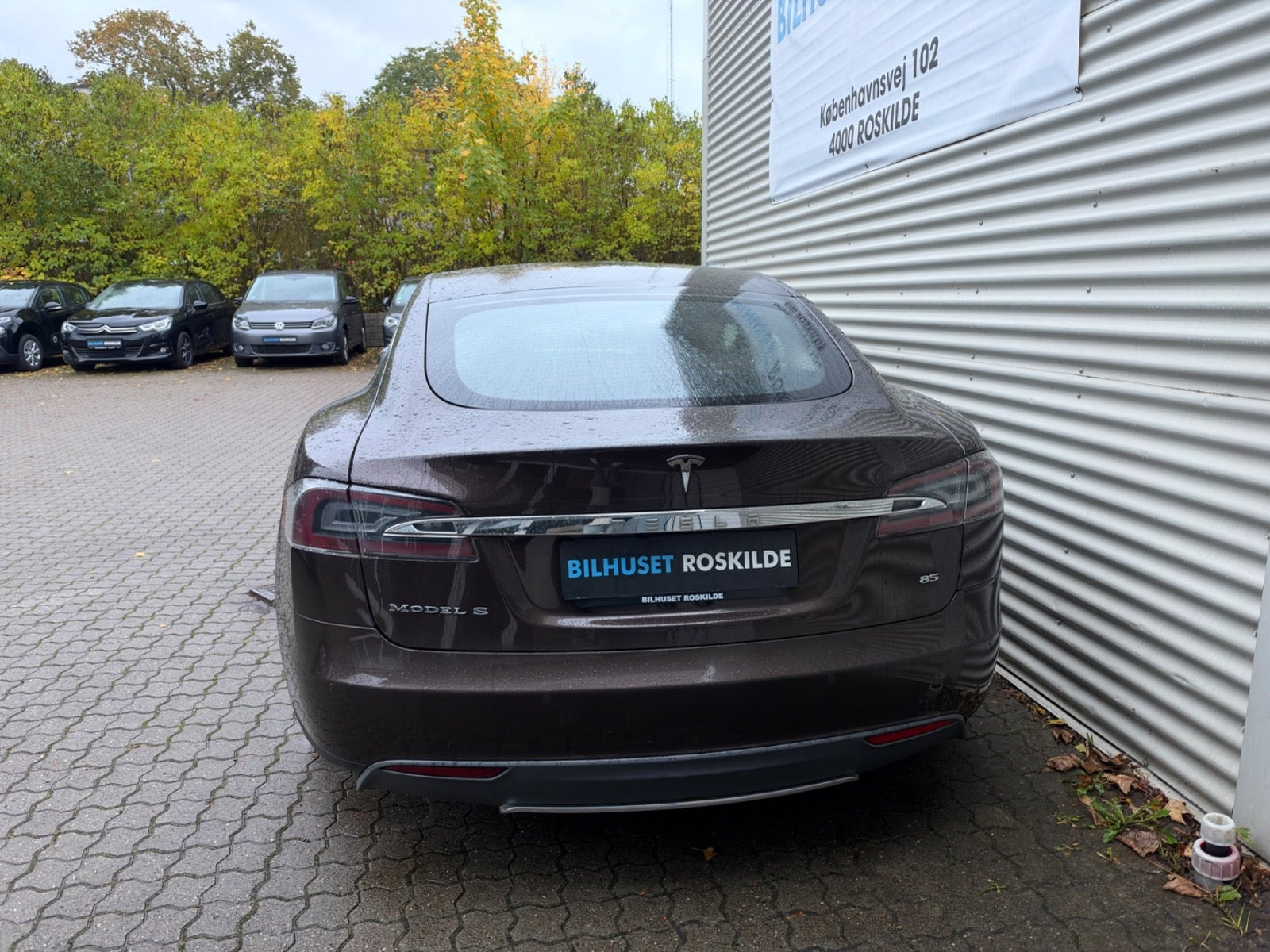 Brun Tesla Model S fra 2015