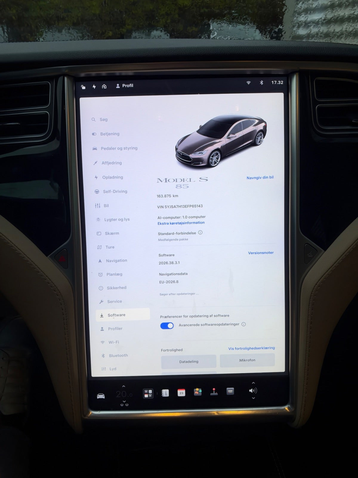 Brun Tesla Model S fra 2015