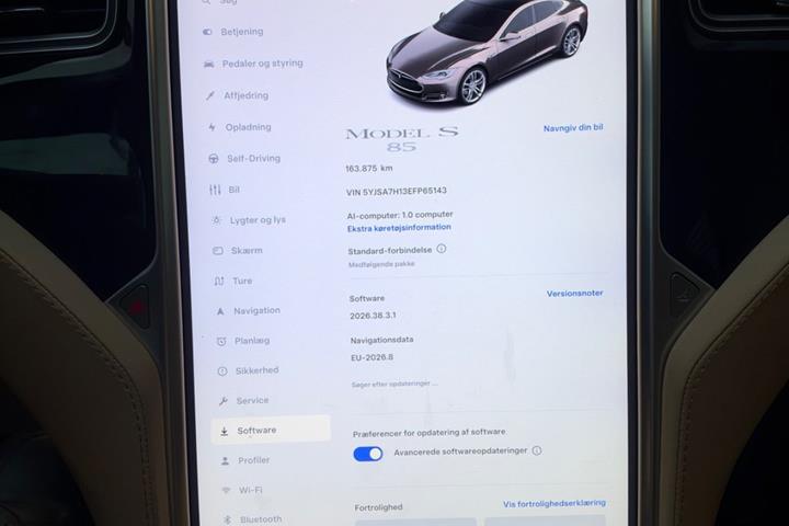 Brun Tesla Model S fra 2015
