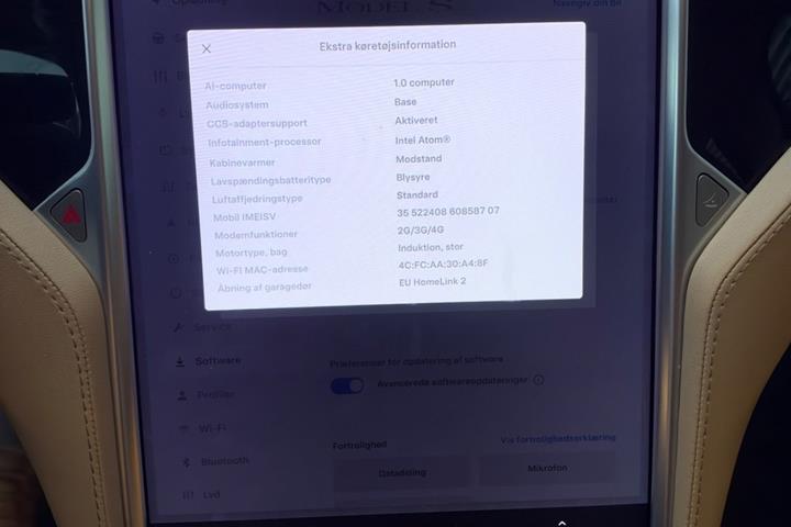 Brun Tesla Model S fra 2015
