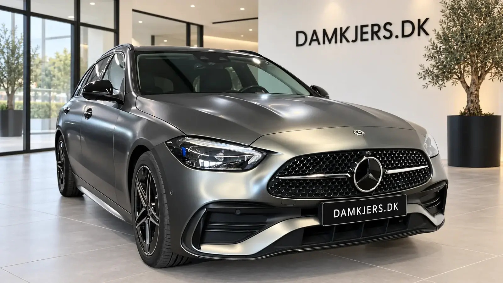 Grå Mercedes C220 d fra 2024