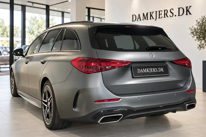Grå Mercedes C220 d fra 2024