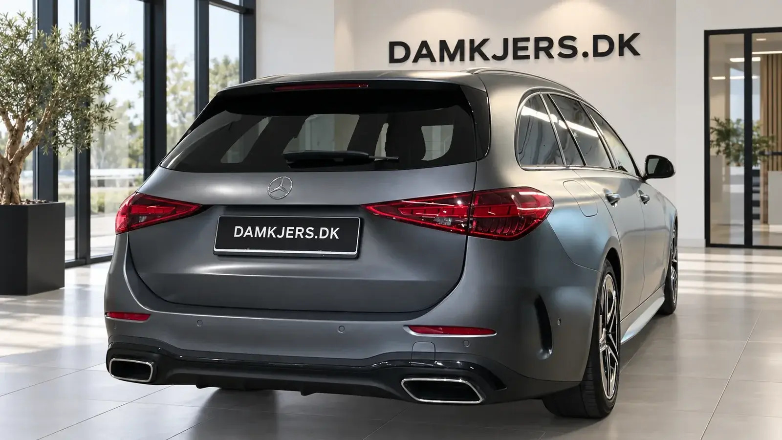 Grå Mercedes C220 d fra 2024