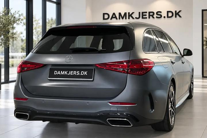 Grå Mercedes C220 d fra 2024