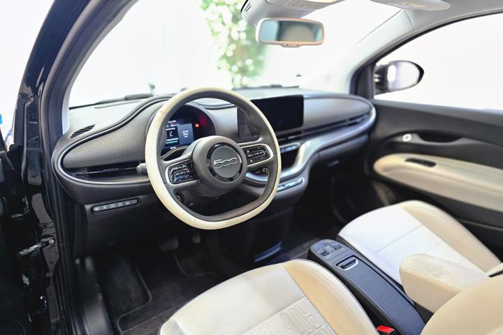 Sort Fiat 500e fra 2021