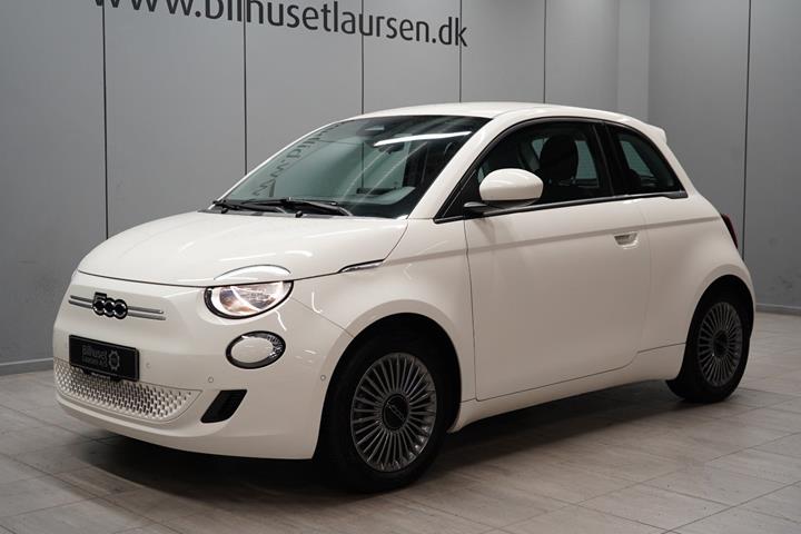Hvid Fiat 500e fra 2023