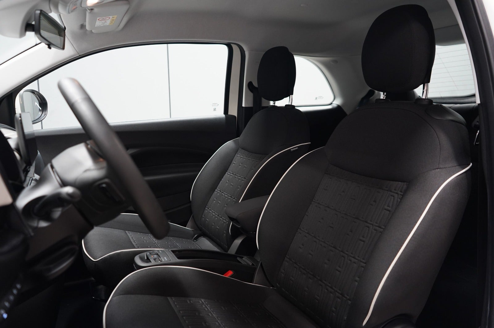 Hvid Fiat 500e fra 2023
