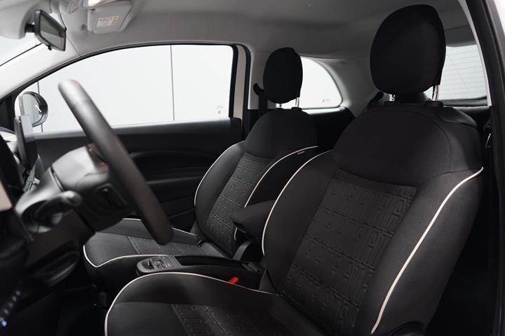 Hvid Fiat 500e fra 2023