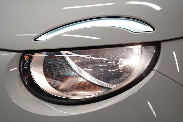 Hvid Fiat 500e fra 2023