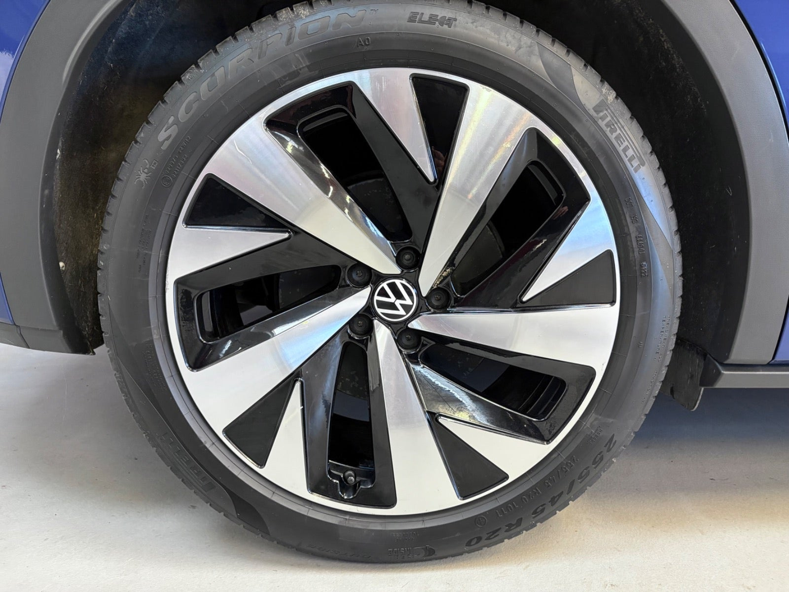 Blå VW ID.5 fra 2023