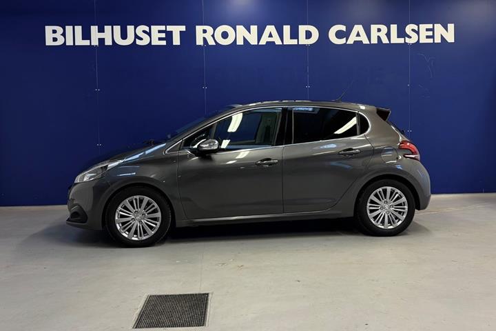Grå Peugeot 208 fra 2019