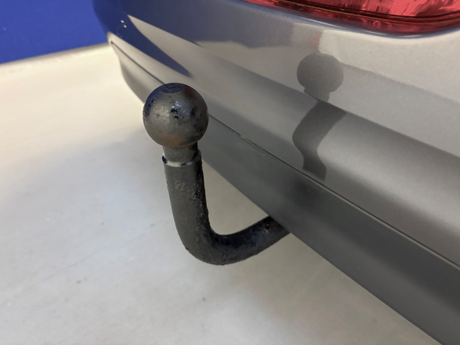Grå Peugeot 208 fra 2019