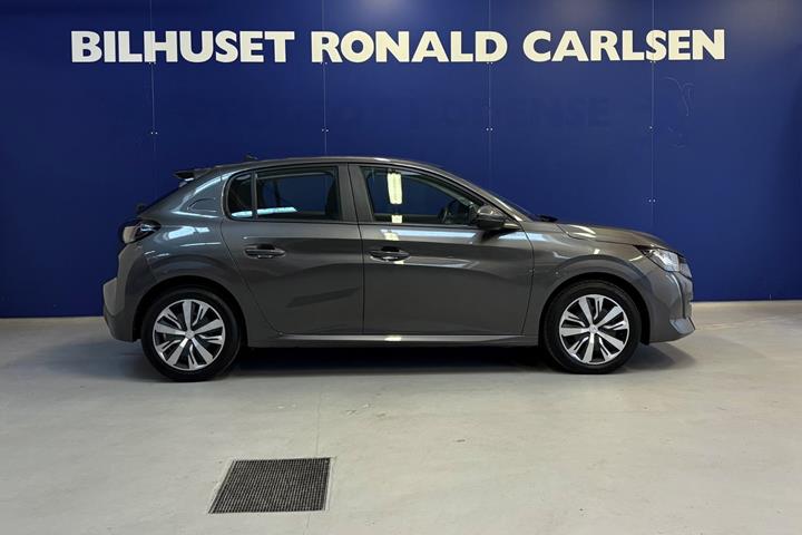 Grå Peugeot 208 fra 2020