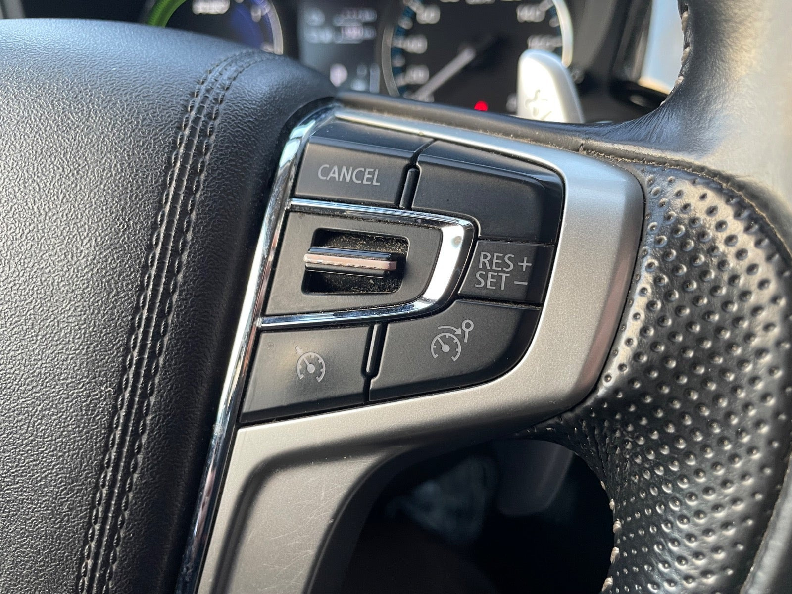 Hvid Mitsubishi Outlander fra 2020