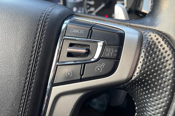 Hvid Mitsubishi Outlander fra 2020