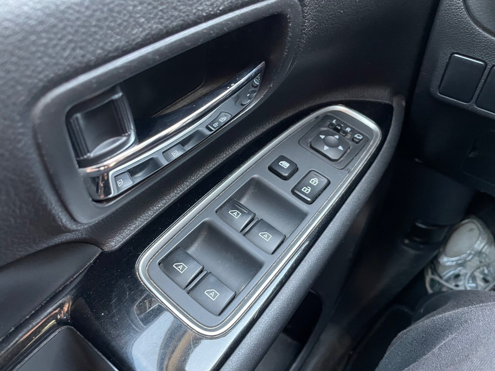 Hvid Mitsubishi Outlander fra 2020