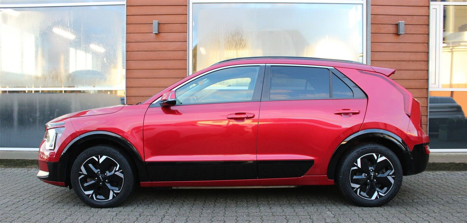 Rød Kia Niro fra 2023