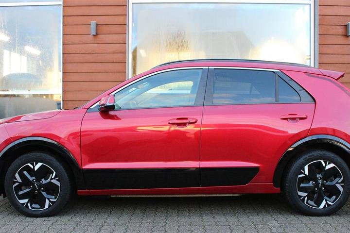 Rød Kia Niro fra 2023