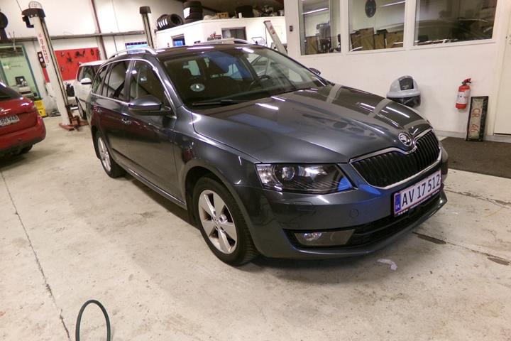 Grå Skoda Octavia fra 2015