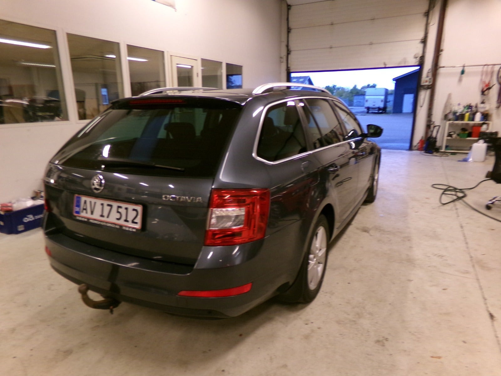 Grå Skoda Octavia fra 2015