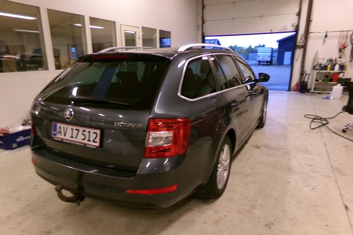 Grå Skoda Octavia fra 2015
