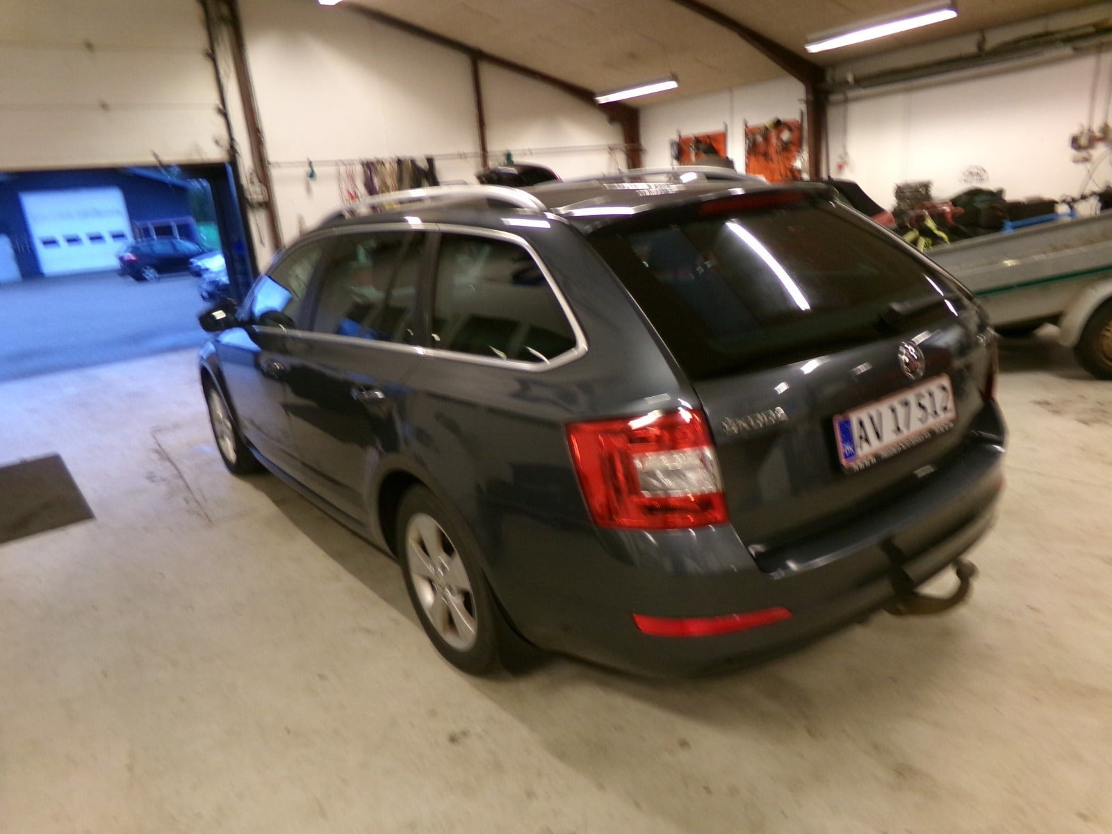 Grå Skoda Octavia fra 2015