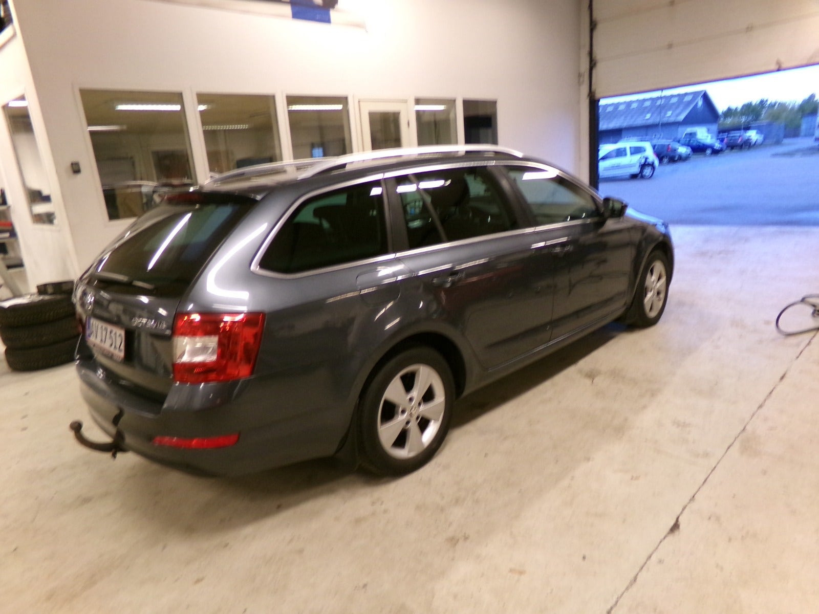 Grå Skoda Octavia fra 2015