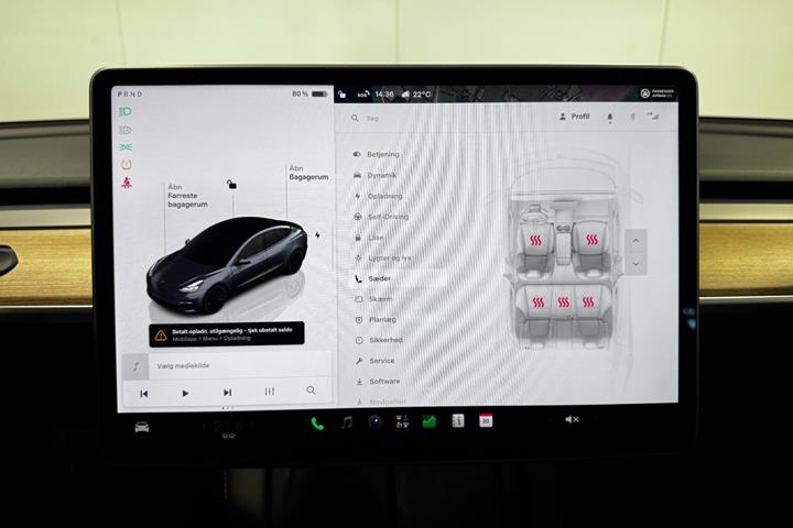 Grå Tesla Model 3 fra 2022