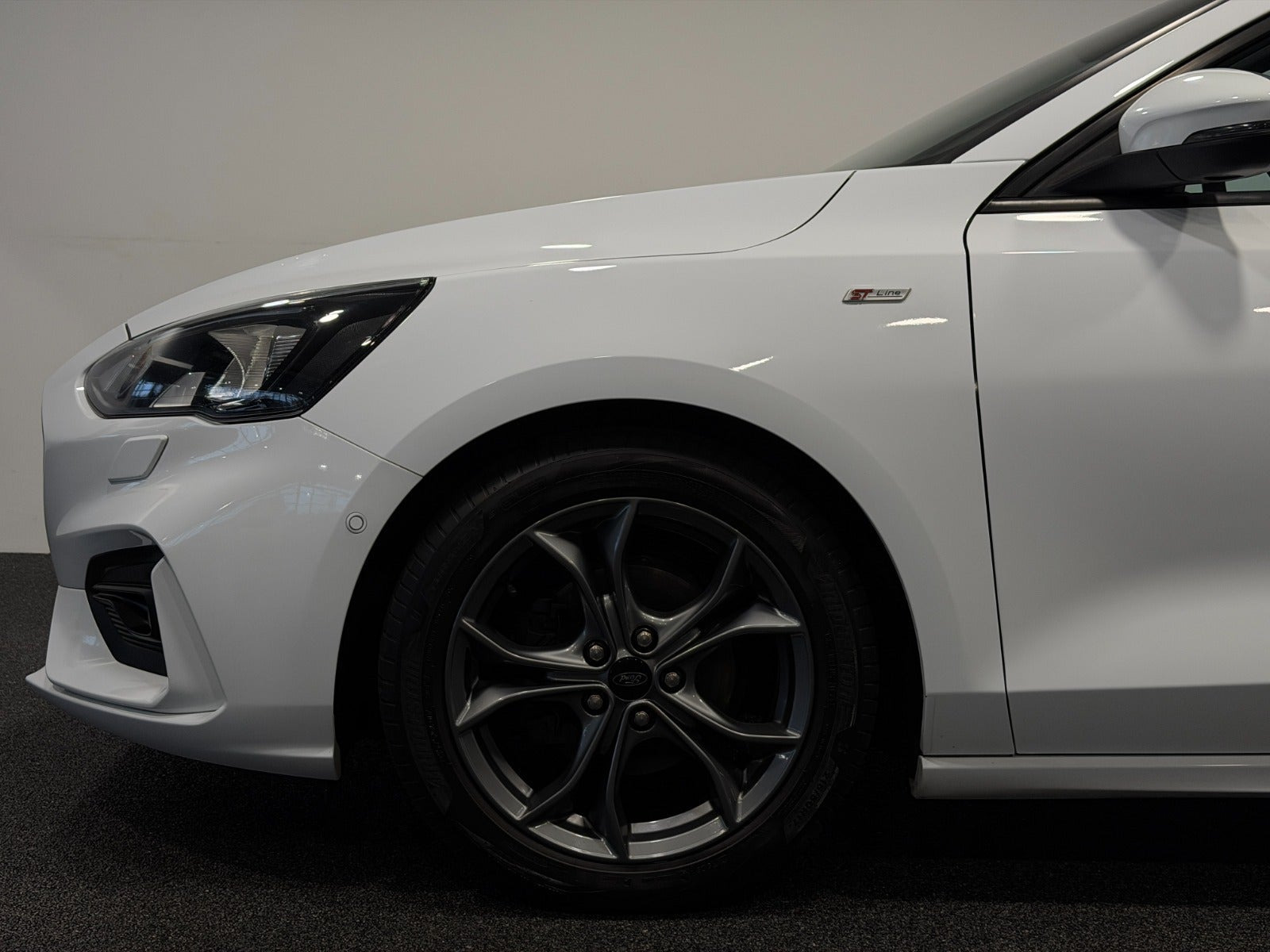 Hvid Ford Focus fra 2018