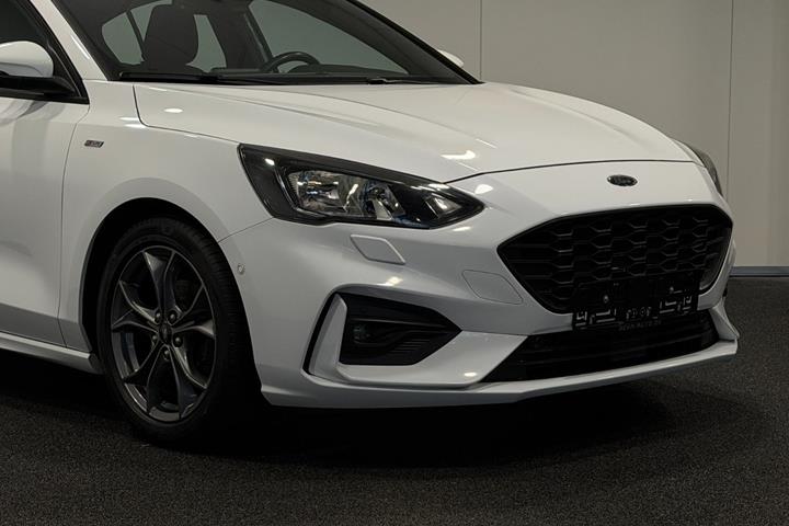 Hvid Ford Focus fra 2018