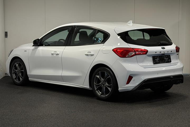 Hvid Ford Focus fra 2018