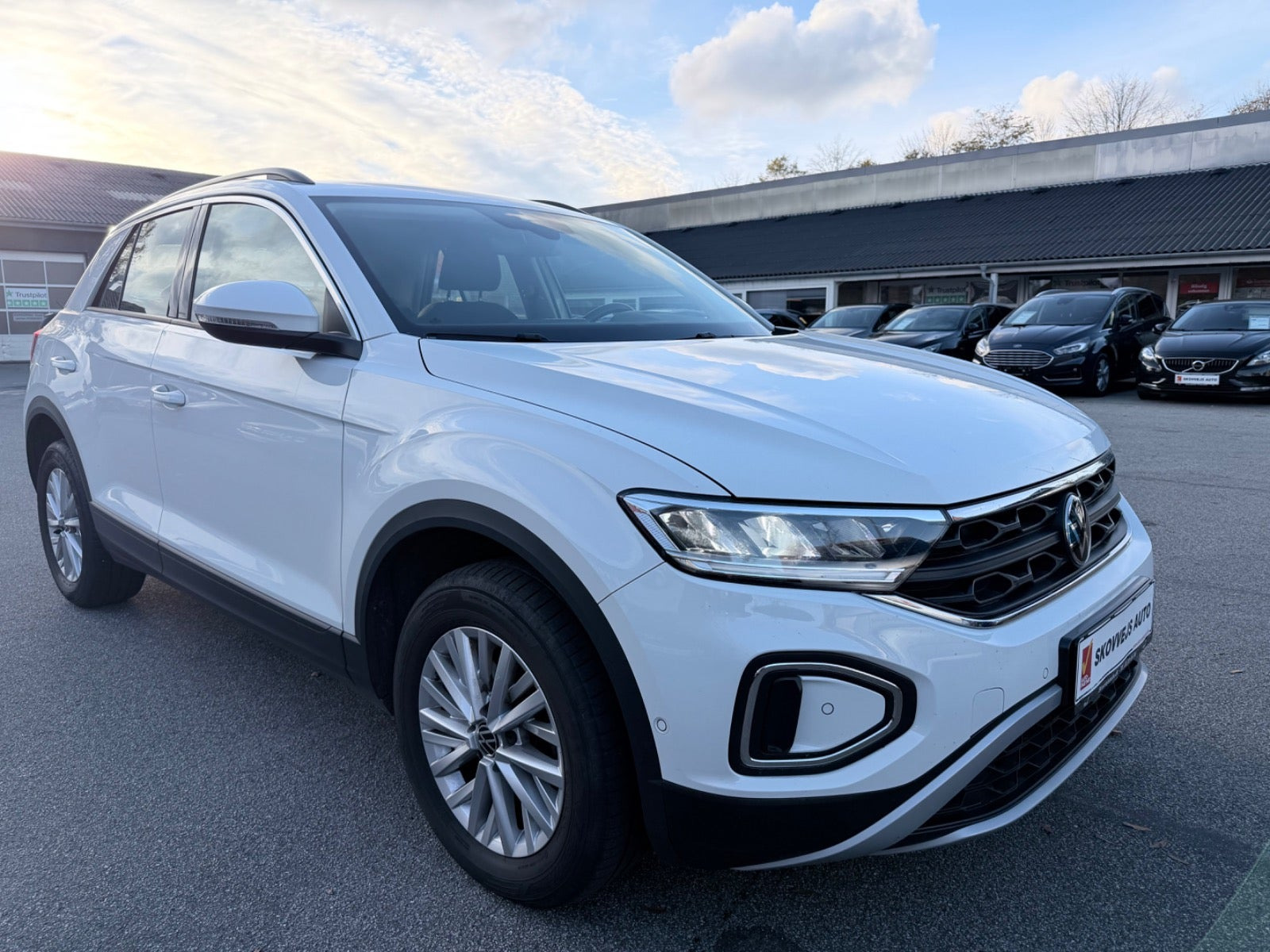 Hvid VW T-Roc fra 2023