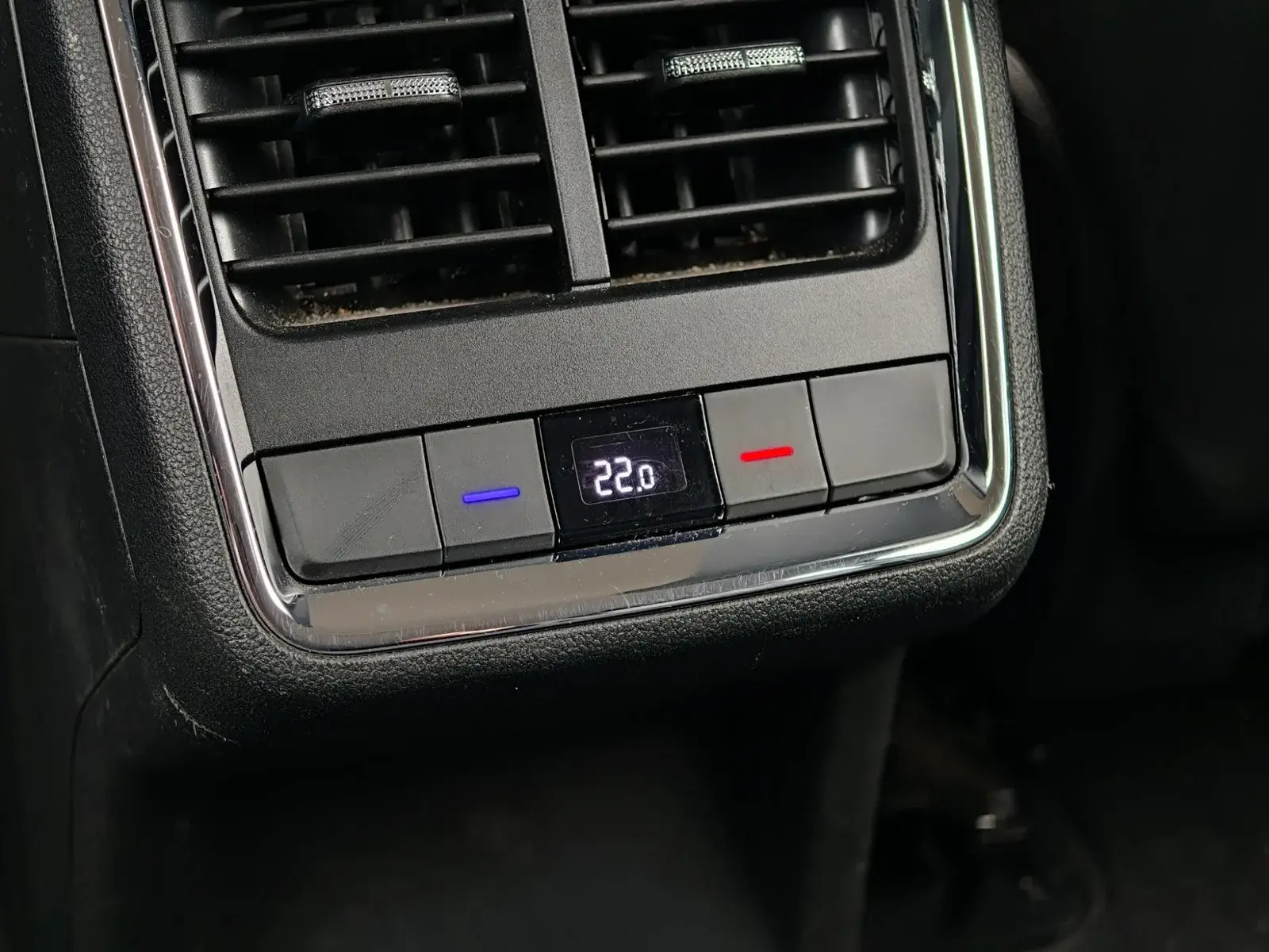 Blå Skoda Enyaq fra 2022