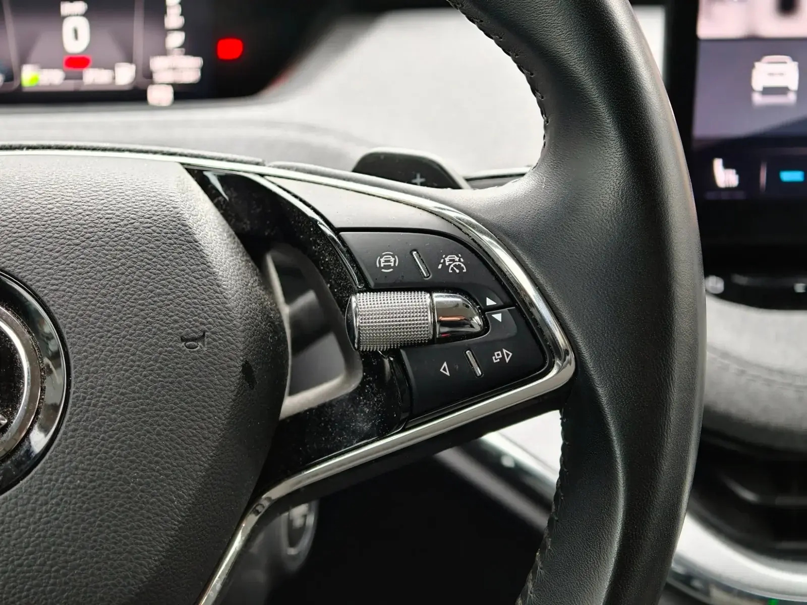 Blå Skoda Enyaq fra 2022