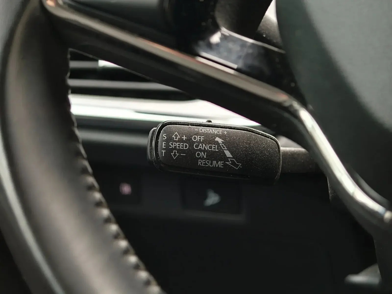 Blå Skoda Enyaq fra 2022