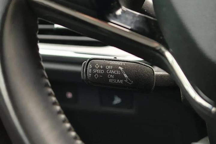 Blå Skoda Enyaq fra 2022