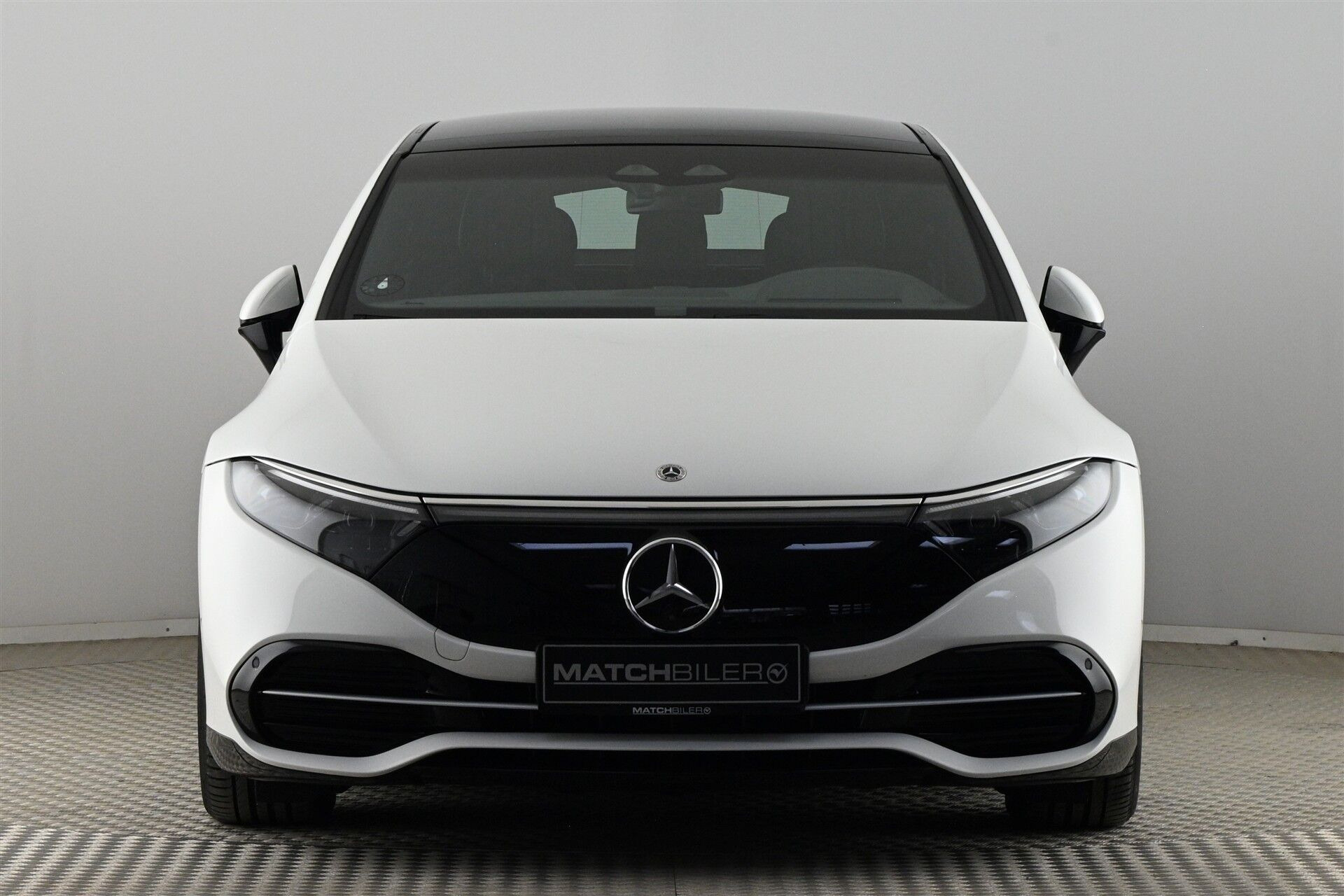 Hvid Mercedes EQS580 fra 2022