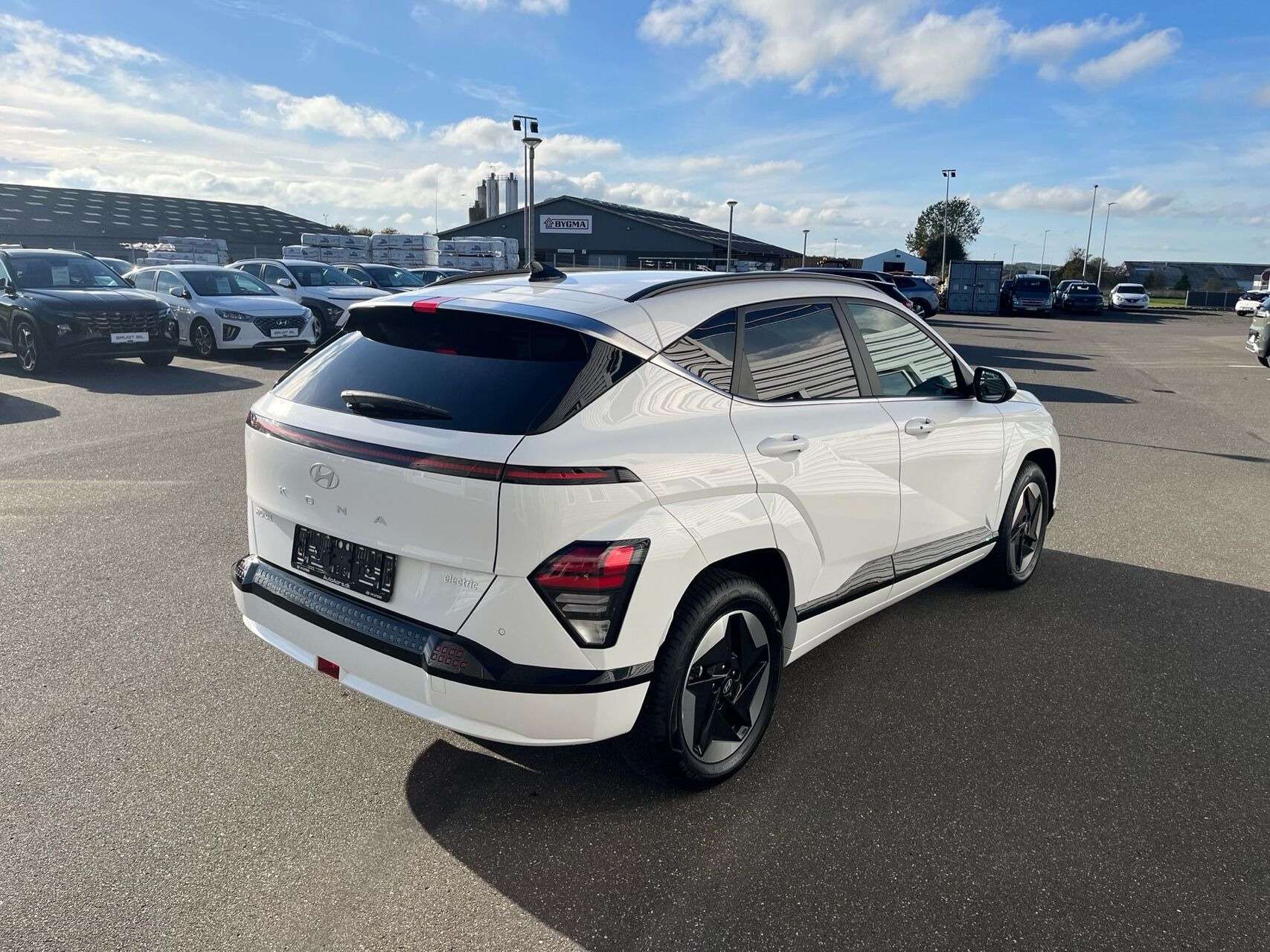 Hvid Hyundai Kona fra 2024