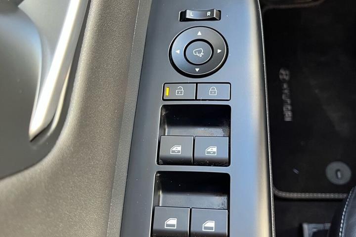 Hvid Hyundai Kona fra 2024
