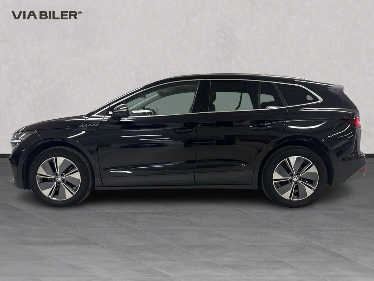 Sort Skoda Enyaq fra 2023