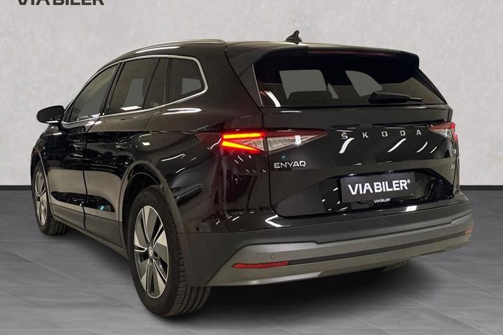 Sort Skoda Enyaq fra 2023