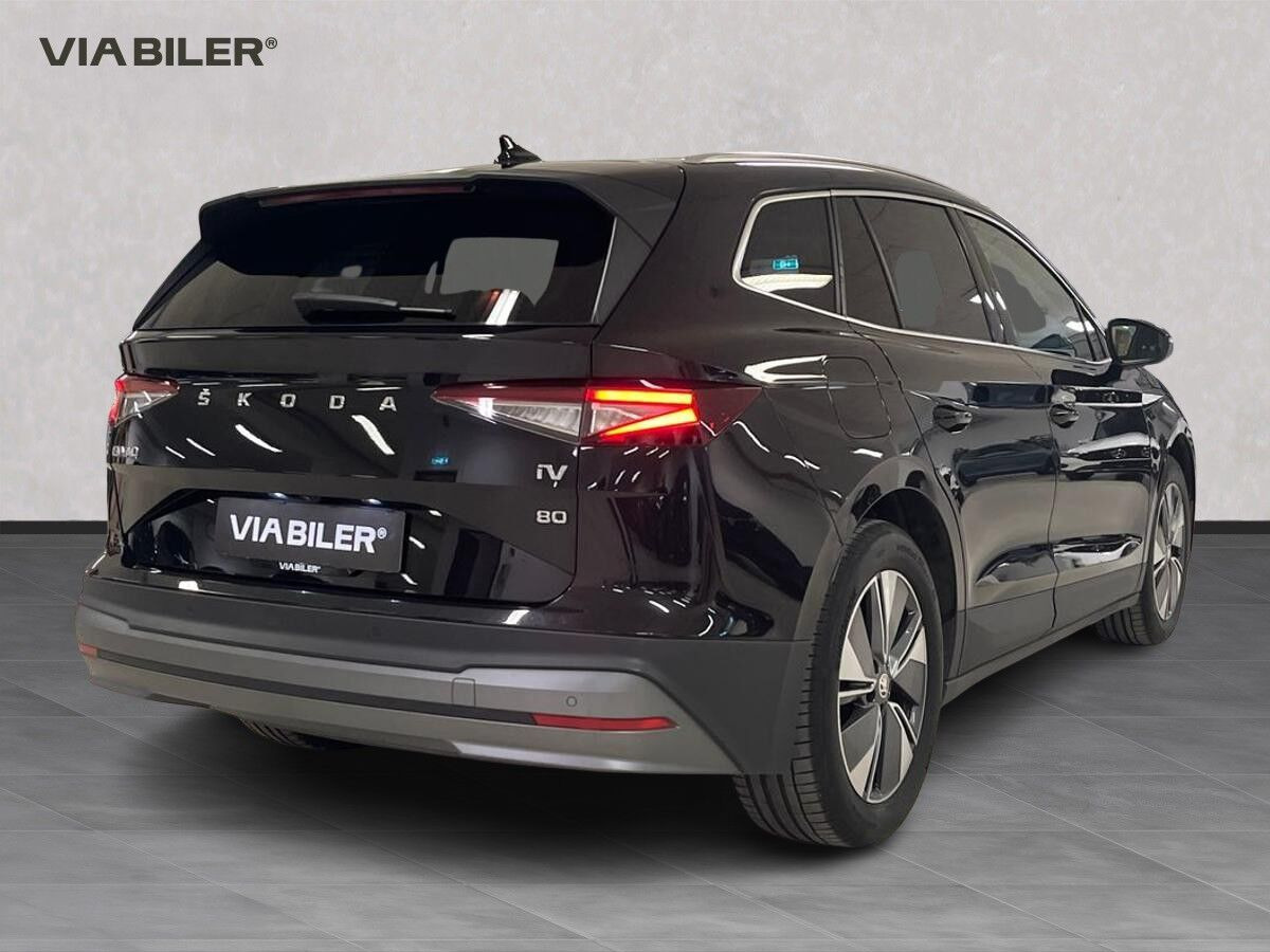 Sort Skoda Enyaq fra 2023