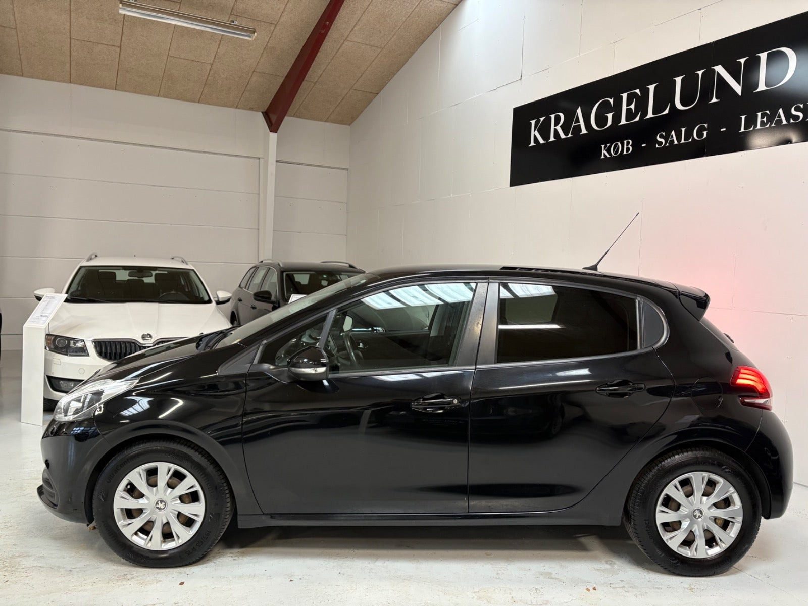 undefined Peugeot 208 fra 2017