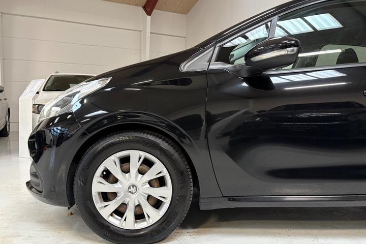 undefined Peugeot 208 fra 2017