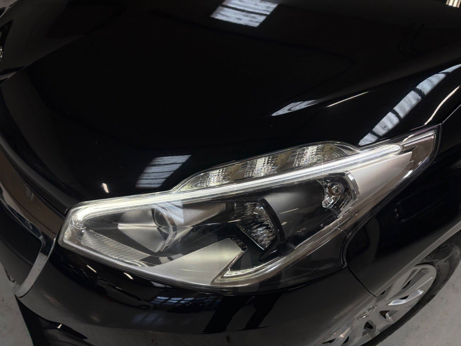 undefined Peugeot 208 fra 2017