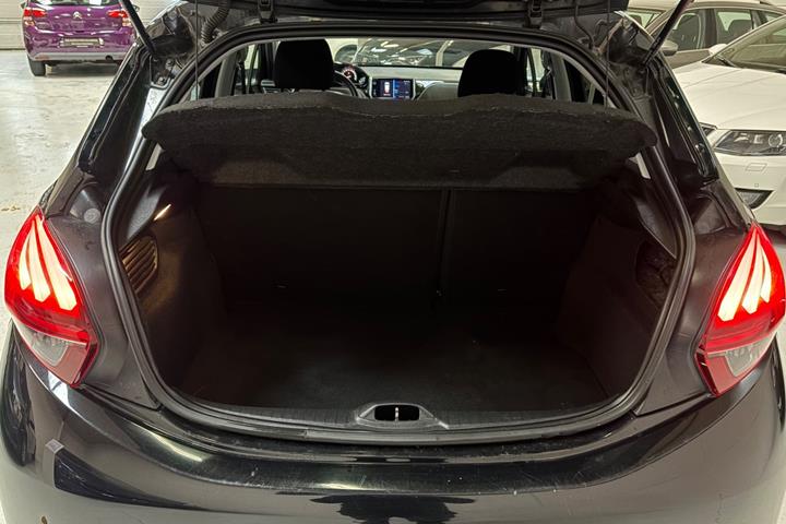 undefined Peugeot 208 fra 2017